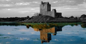 dunguaire-castle,-ireland,-castle,-lake,-reflection-126009